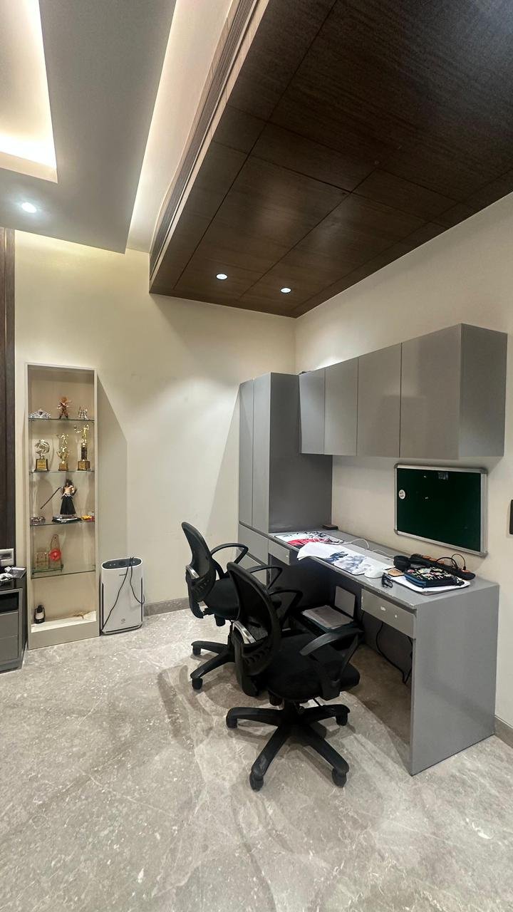 Builder Floor With Terrace Fully Furnished Available for rent in A-Block, DLF Phase-1